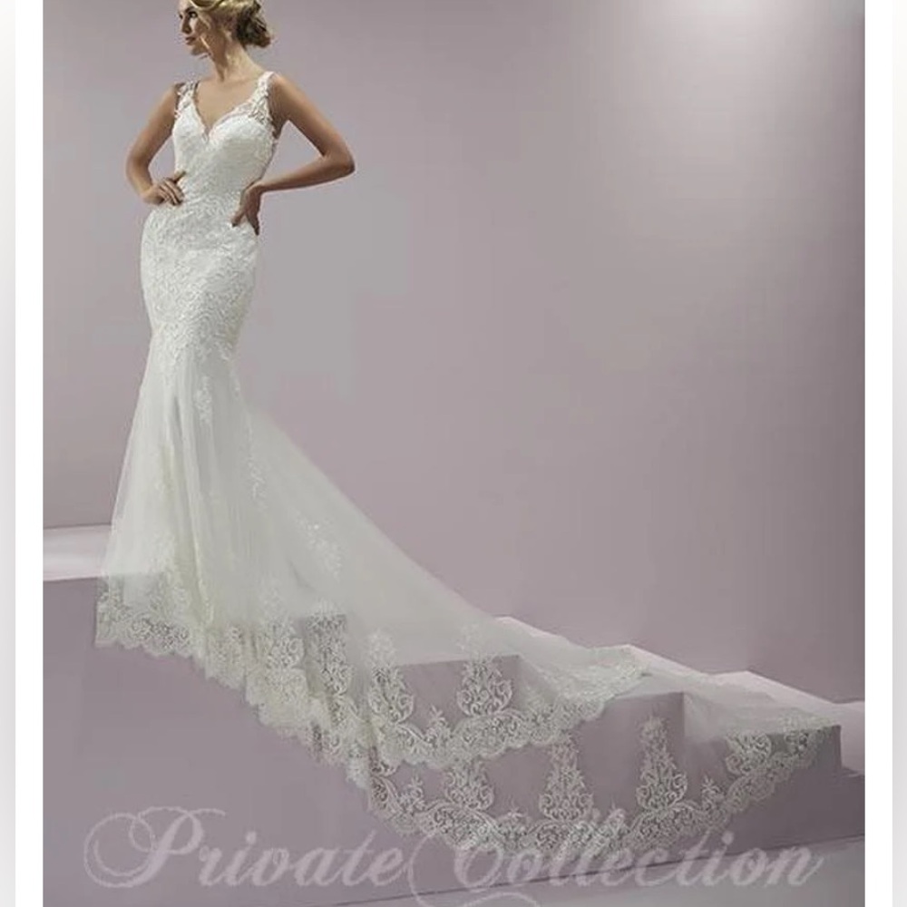 Elegant Ivory Lace Wedding Dress size 12
